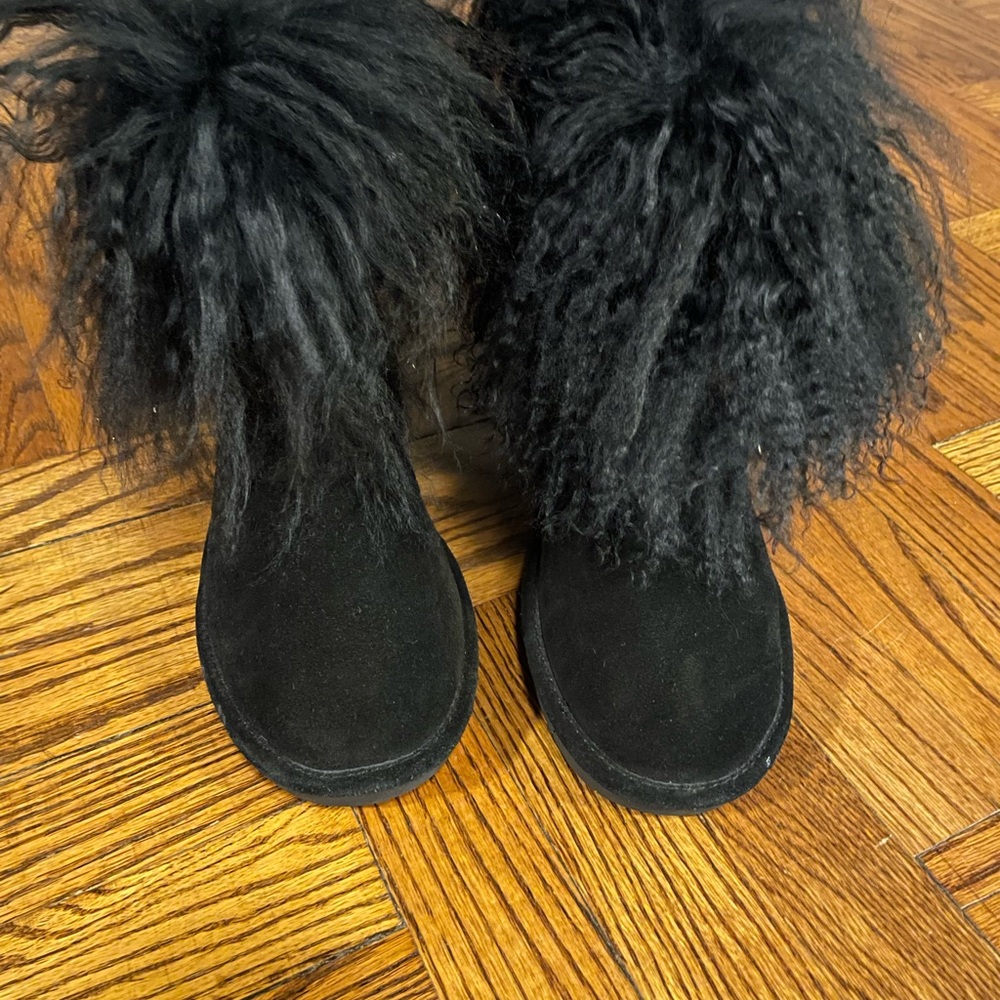 BearPaw Black Suede Boots